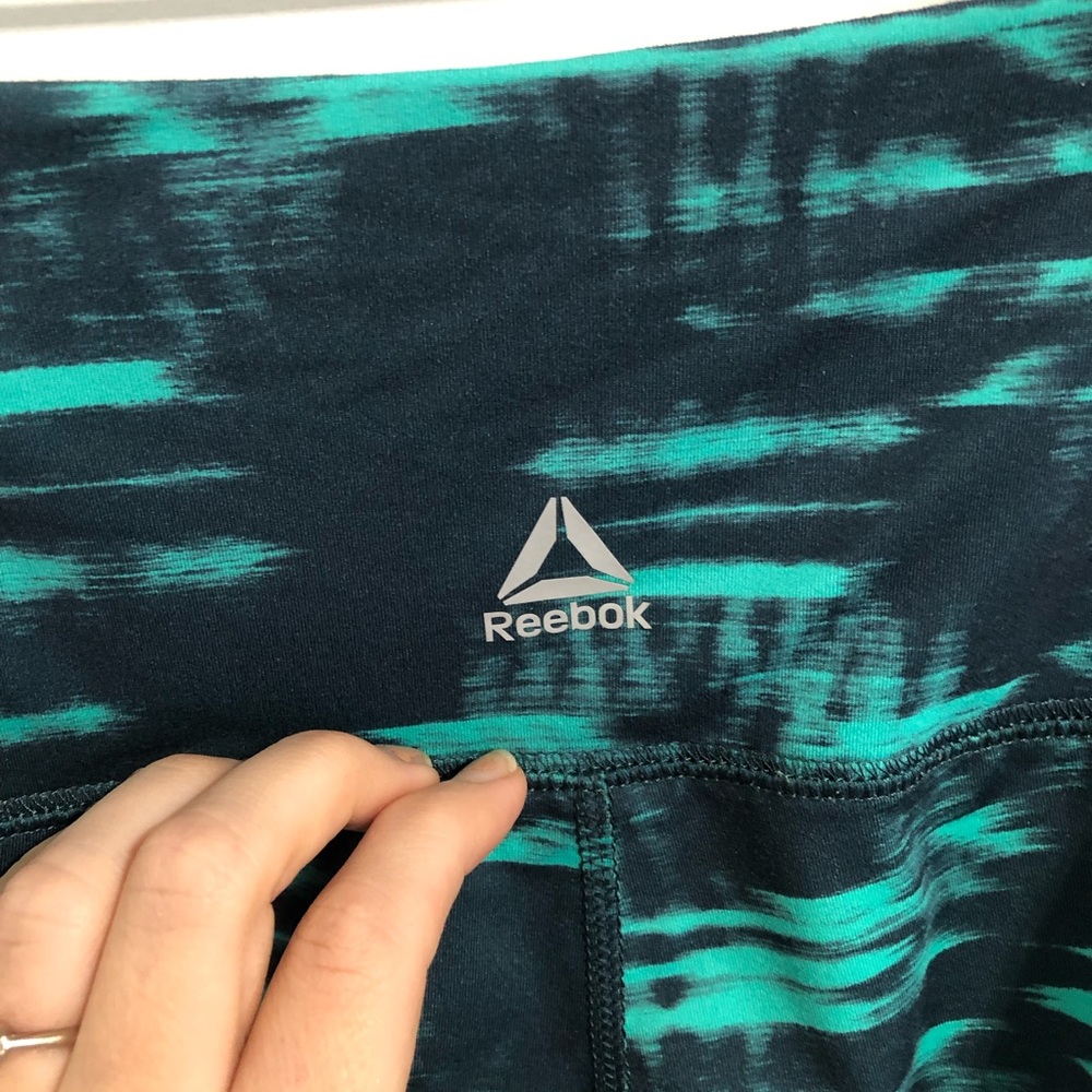 Medium High Rise Reebok Paint Crops - Picture 9 of 14